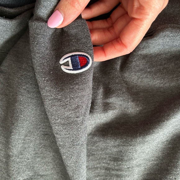 CHAMPIONS  Garneau sweatshirt - Picture 2 of 4